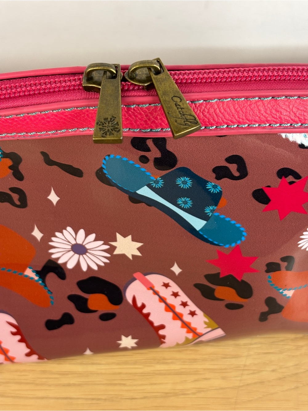 Catchfly Studios Jelly Dome Vintage Hats and Boots Cosmetic Bag LIKE NEW! - Picture 5 of 13